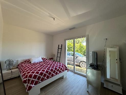 En campagne, villa moderne aux belles prestations