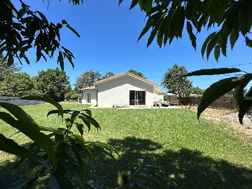 En campagne, villa moderne aux belles prestations