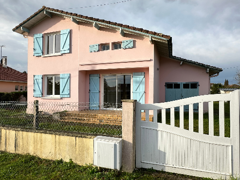 Intérieur rénové, quartier calme et nature à deux pas du lac