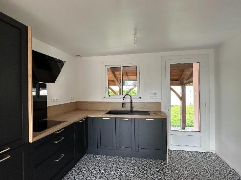 Intérieur rénové, quartier calme et nature à deux pas du lac