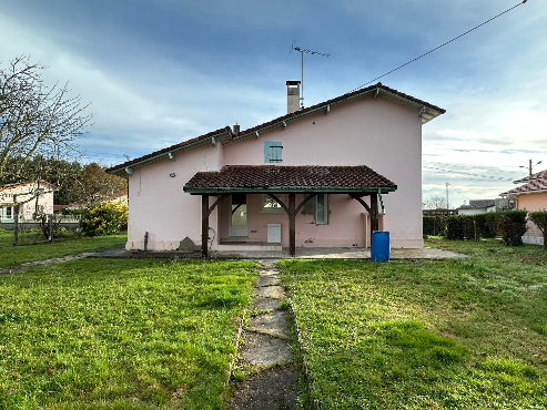 Intérieur rénové, quartier calme et nature à deux pas du lac