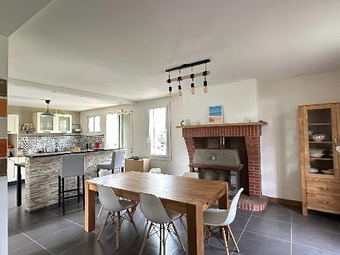 Maison de campagne rénovée sur 1 hectare près tous commerces