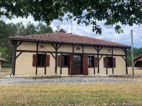 Maison landaise à colombages et dépendances sur 2,5 ha