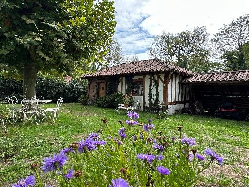 Maison landaise rénovée avec goût sur 6 600 m²